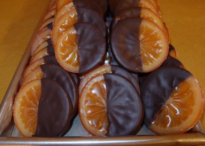 Gekonfijte sinaasappelschijven bonbon atelier westerbeek den haag